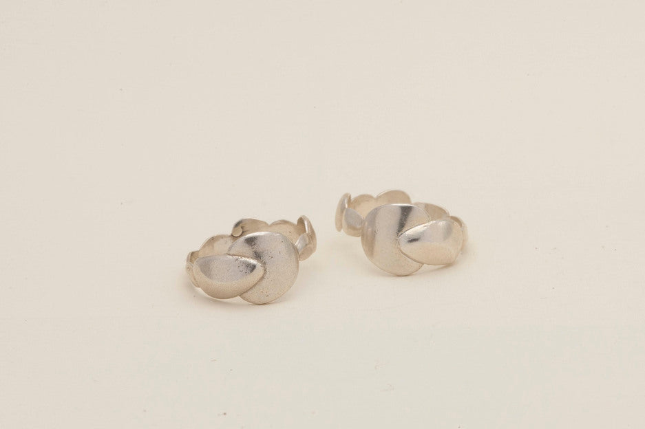 Interbeing Ended Ring