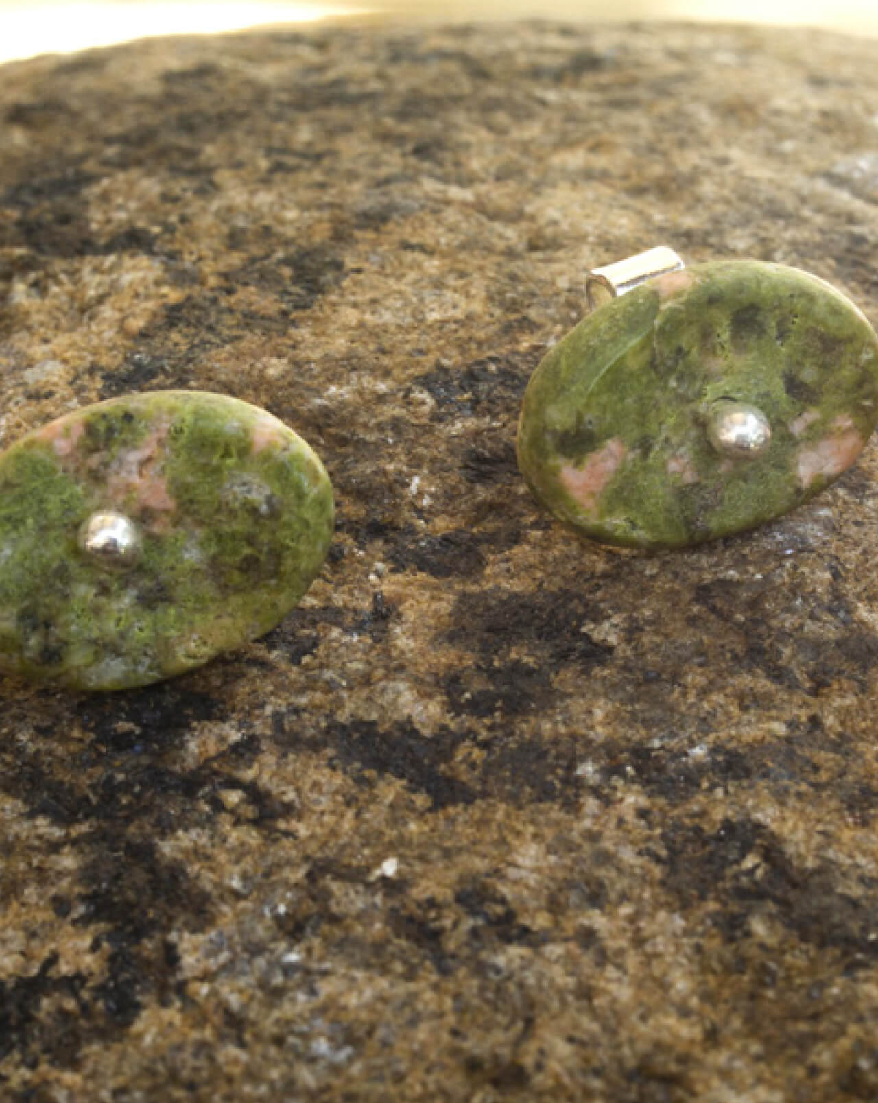 Pebble Stud