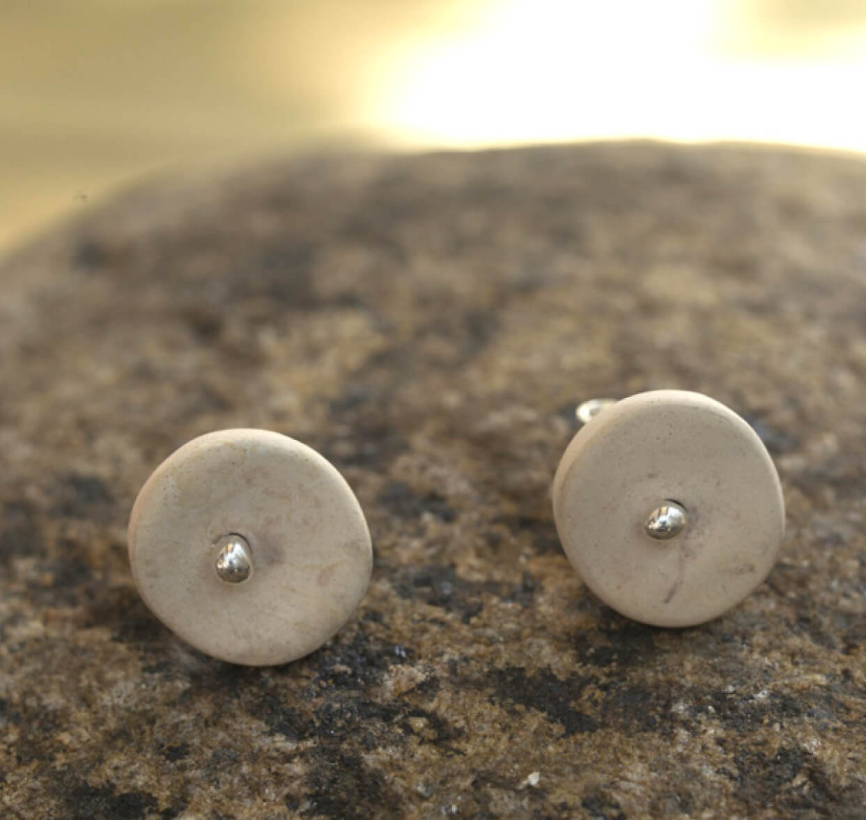 Pebble Stud