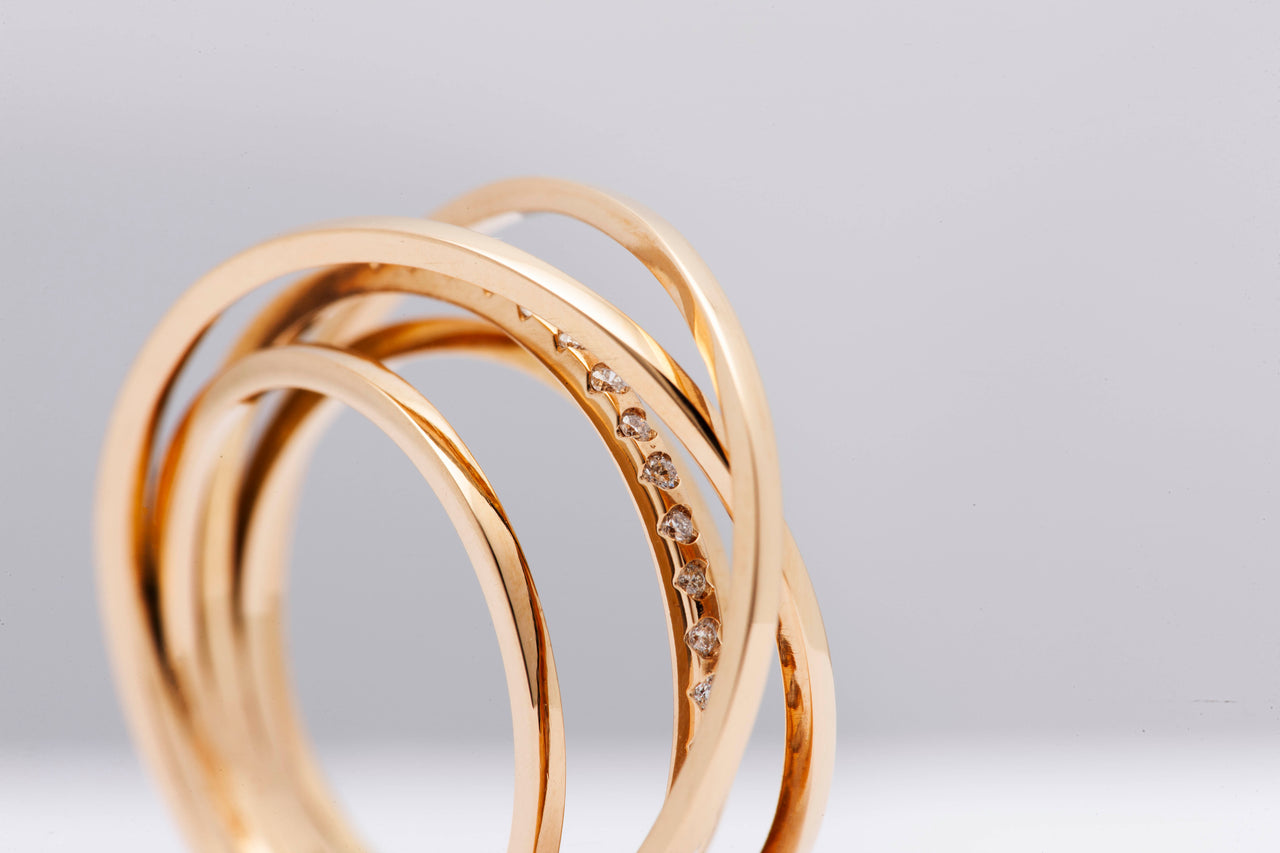 Gold Ring Nest with Diamonds