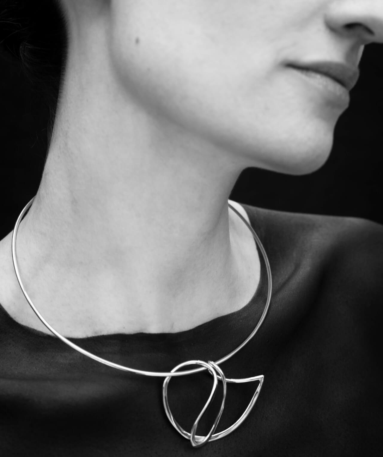 Coming and Going Neckring